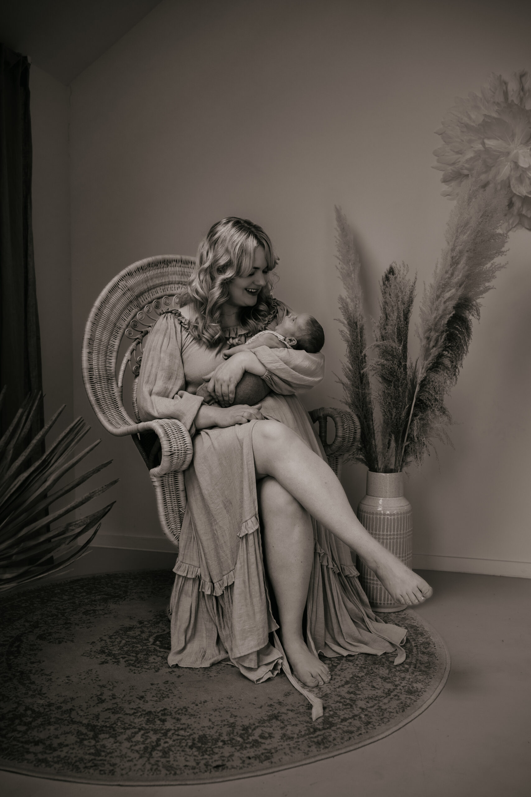 Beeld uit een newbornshoot in de daglichtstudio in Gaanderen